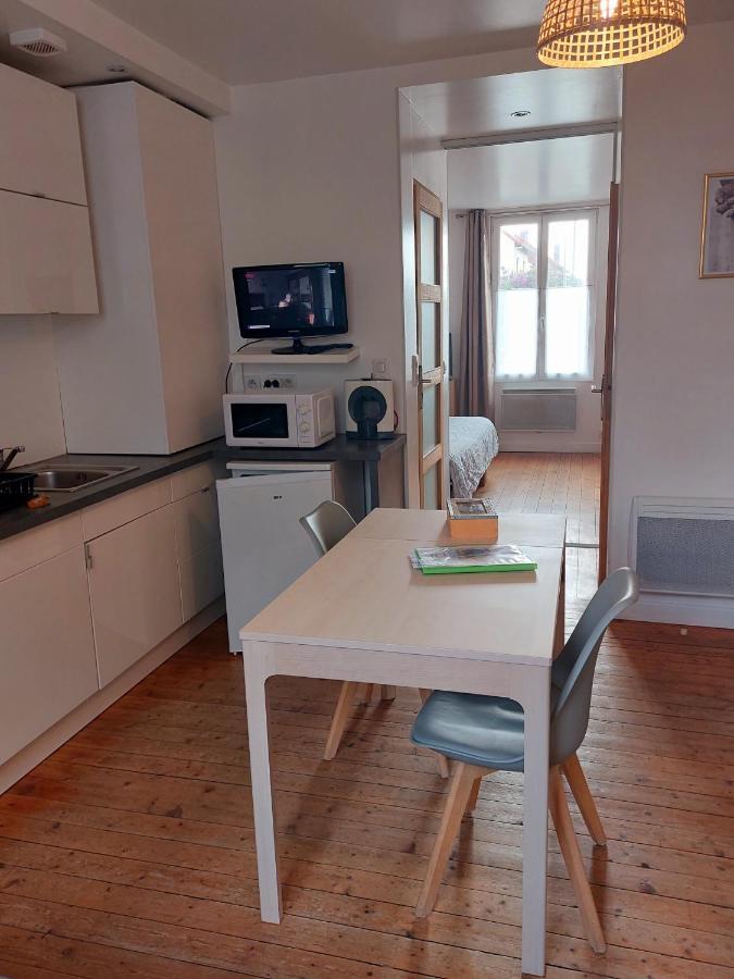 Les Belles Terrasses Dieppe ,3 Appartements , Le Vegetal De 1 A 8 Personnes , Le Tropical De 1 A 6 Personnes , Le Floral Avec Terrasse De 1 A 3 Personnes , Quartier Calme Au Stationnement Gratuit A Cote De L'Avenue Verte ภายนอก รูปภาพ