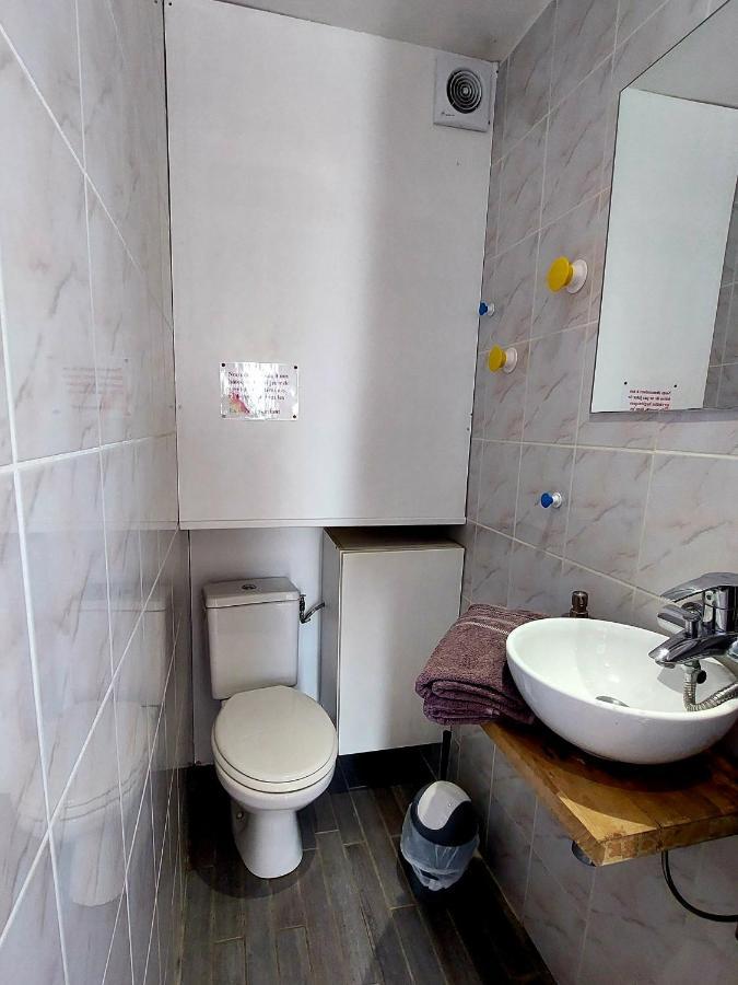 Les Belles Terrasses Dieppe ,3 Appartements , Le Vegetal De 1 A 8 Personnes , Le Tropical De 1 A 6 Personnes , Le Floral Avec Terrasse De 1 A 3 Personnes , Quartier Calme Au Stationnement Gratuit A Cote De L'Avenue Verte ภายนอก รูปภาพ