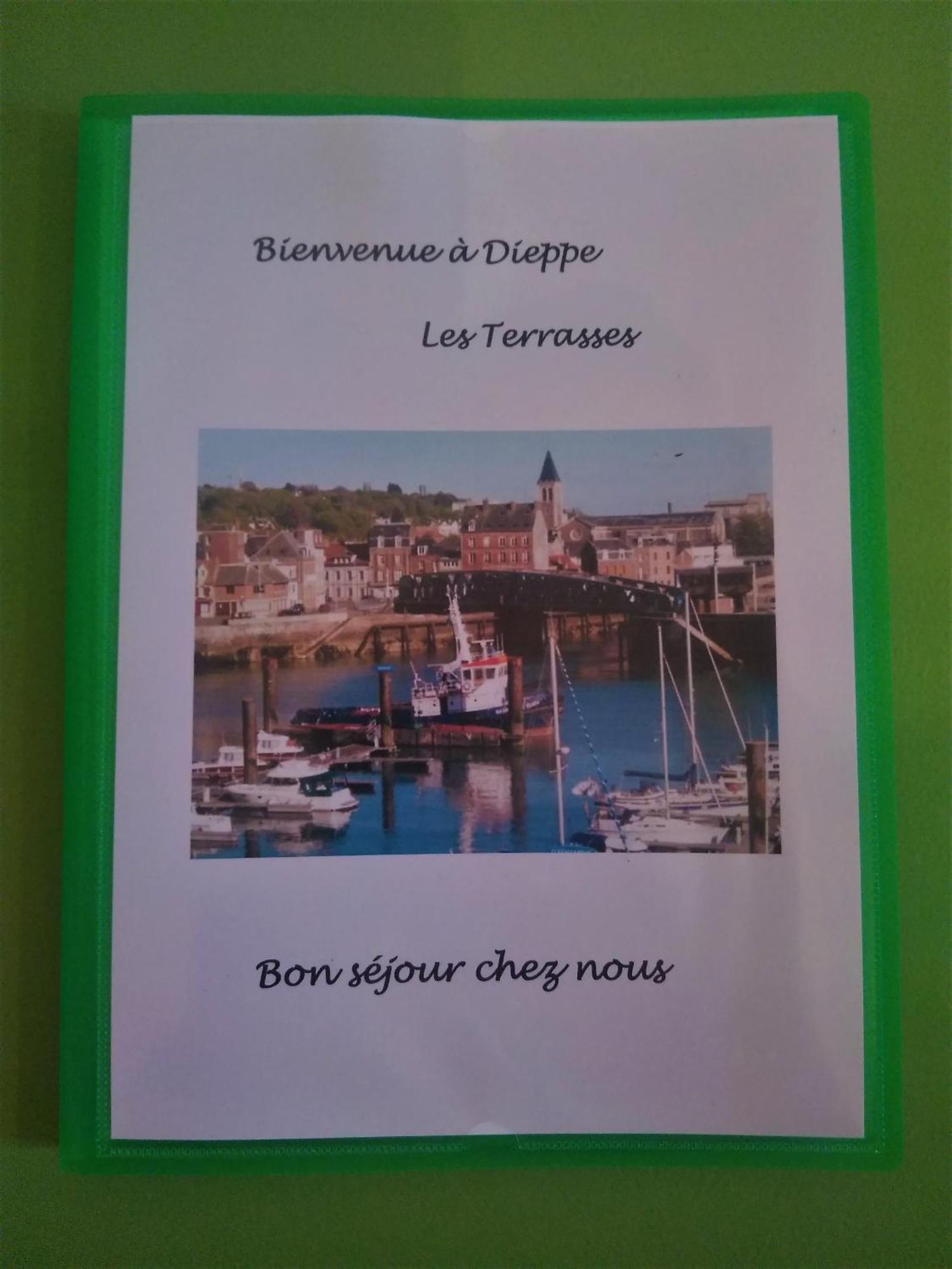 Les Belles Terrasses Dieppe ,3 Appartements , Le Vegetal De 1 A 8 Personnes , Le Tropical De 1 A 6 Personnes , Le Floral Avec Terrasse De 1 A 3 Personnes , Quartier Calme Au Stationnement Gratuit A Cote De L'Avenue Verte ภายนอก รูปภาพ