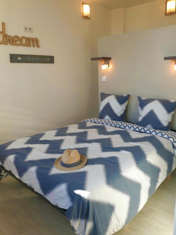 Les Belles Terrasses Dieppe ,3 Appartements , Le Vegetal De 1 A 8 Personnes , Le Tropical De 1 A 6 Personnes , Le Floral Avec Terrasse De 1 A 3 Personnes , Quartier Calme Au Stationnement Gratuit A Cote De L'Avenue Verte ภายนอก รูปภาพ
